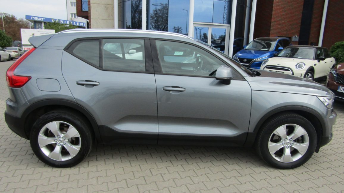 Volvo XC 40 T4 Momentum aut WD1401M w leasingu dla firm