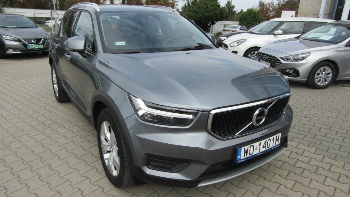 Volvo XC 40 T4 Momentum aut WD1401M w leasingu dla firm