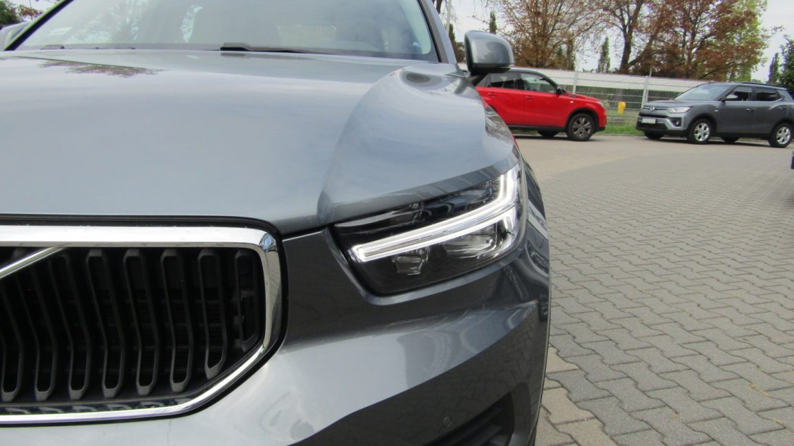 Volvo XC 40 T4 Momentum aut WD1401M w leasingu dla firm