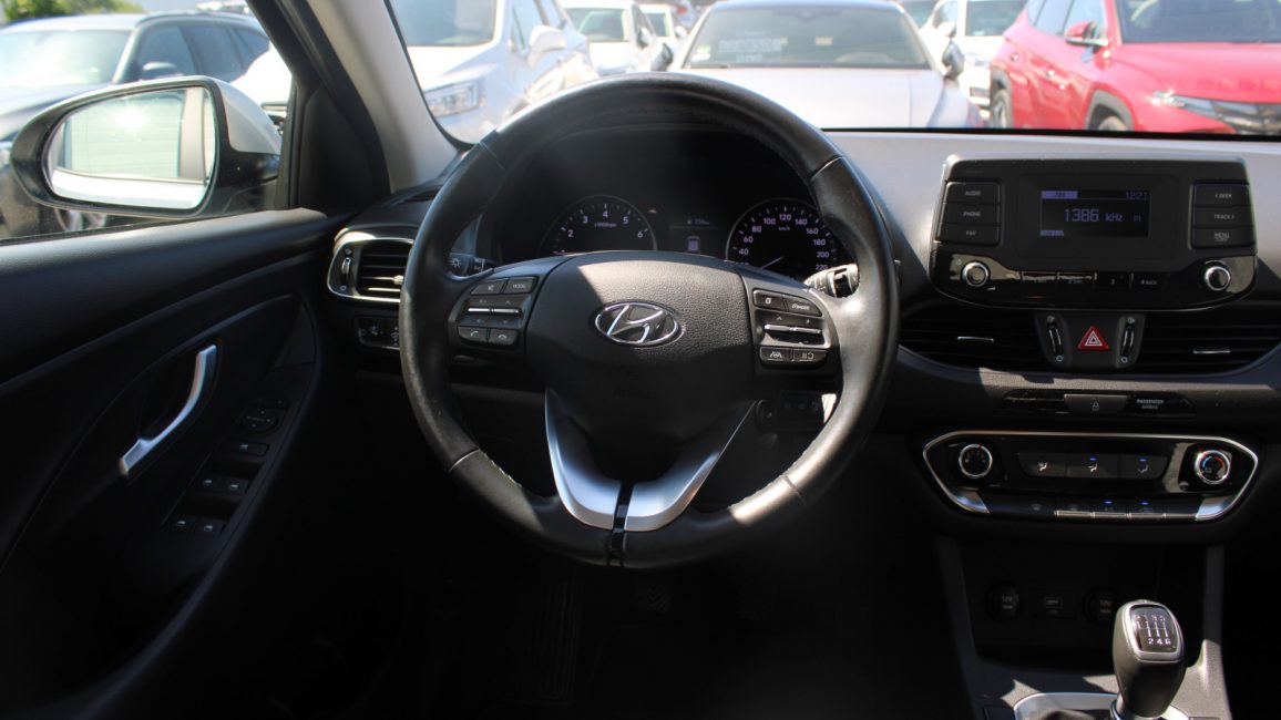 Hyundai i30 1.5 DPI Classic + PO3UM02 w abonamencie