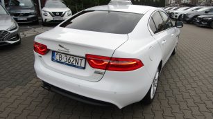 Jaguar XE 2.0 D AWD Prestige aut CB362NT w leasingu dla firm