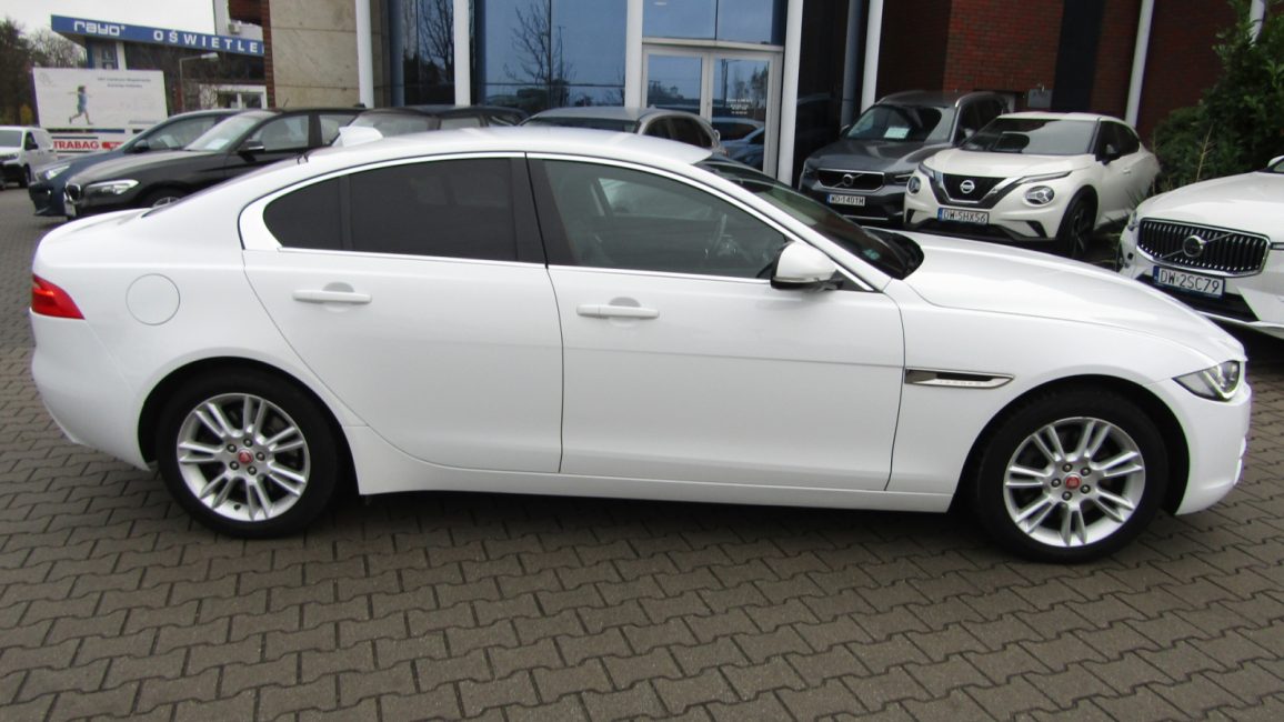 Jaguar XE 2.0 D AWD Prestige aut CB362NT w leasingu dla firm