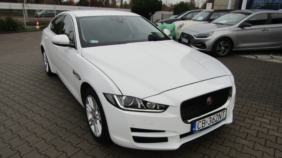 Jaguar XE 2.0 D AWD Prestige aut CB362NT w leasingu dla firm