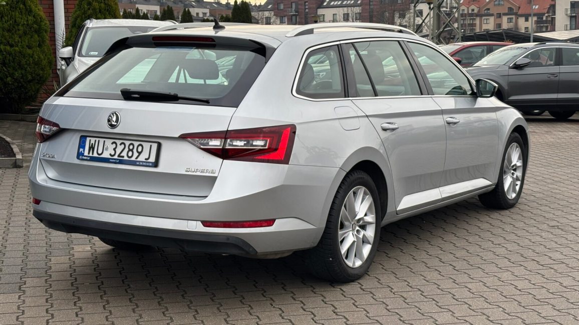 Skoda Superb 1.5 TSI ACT Ambition DSG WU3289J w leasingu dla firm