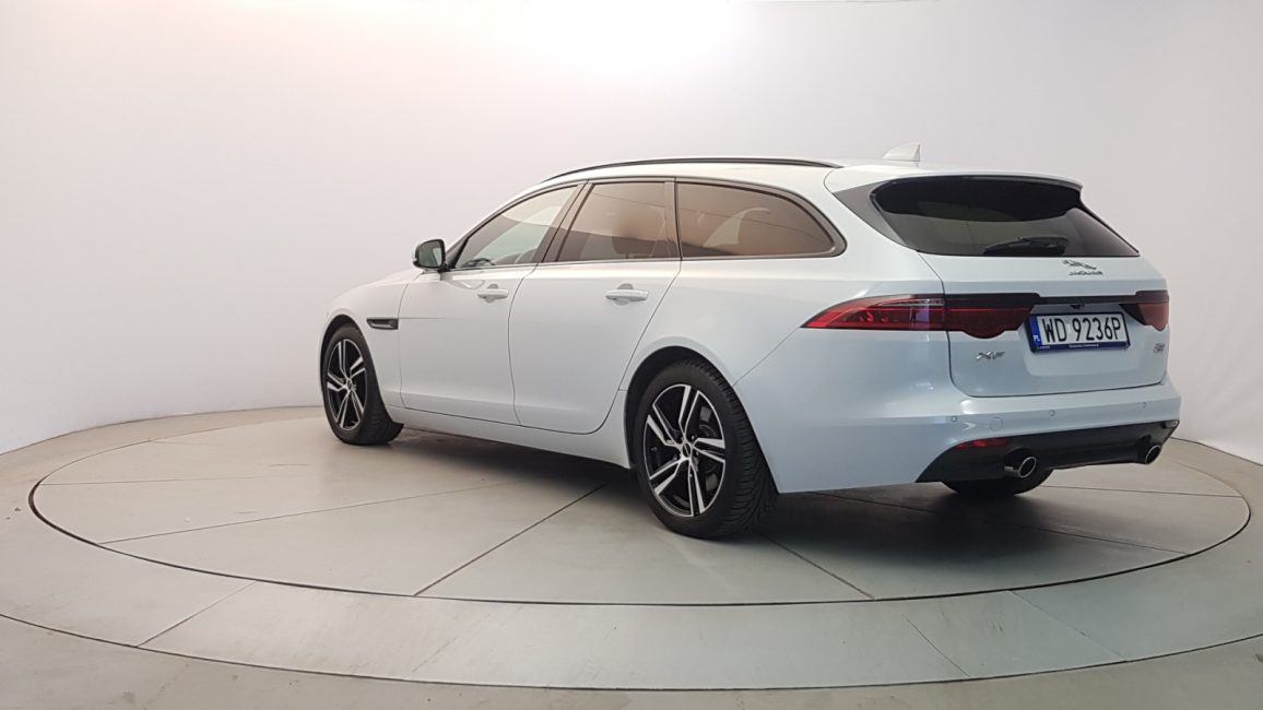 Jaguar XF 2.0 i4D AWD Portfolio aut WD9236P w leasingu dla firm