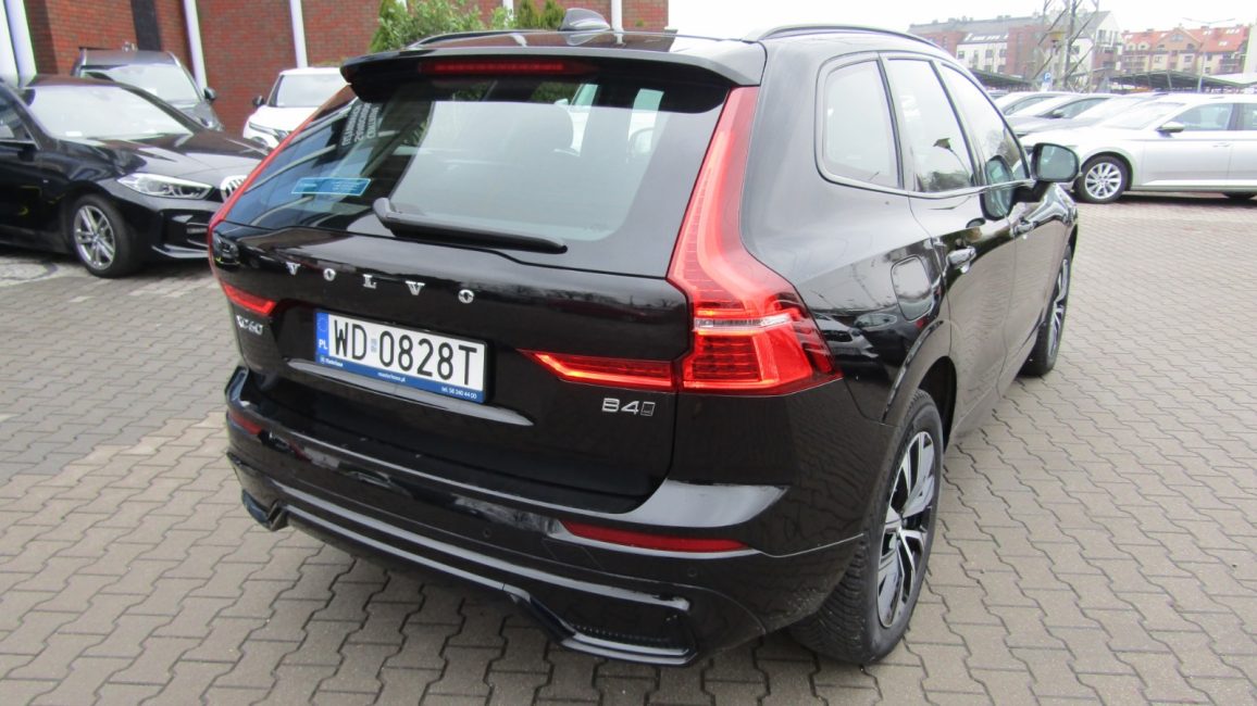 Volvo XC60 B4 D AWD Plus Dark aut WD0828T w abonamencie