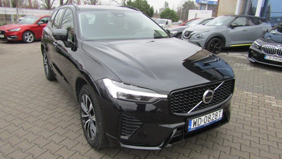 Volvo XC60 B4 D AWD Plus Dark aut WD0828T w abonamencie