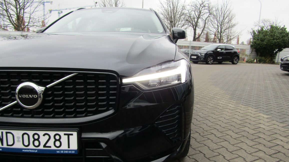 Volvo XC60 B4 D AWD Plus Dark aut WD0828T w abonamencie