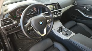 BMW 320d xDrive mHEV Advantage aut WJ1059L w abonamencie