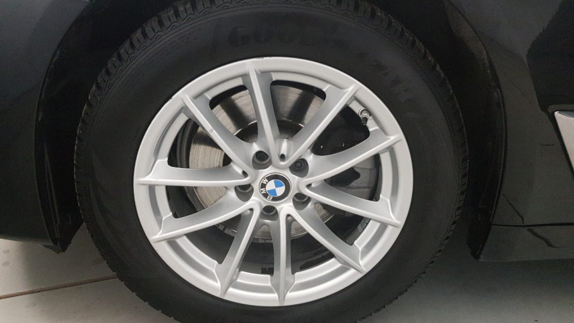 BMW 520i GPF aut KK1762C w abonamencie