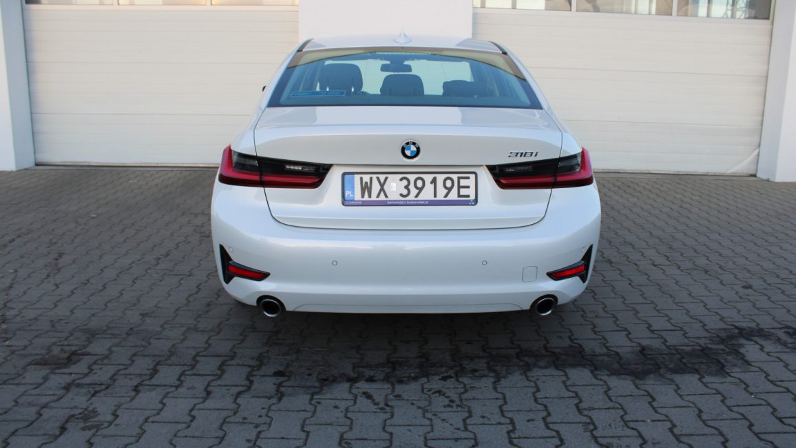 BMW 318i Advantage aut WX3919E w leasingu dla firm