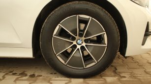 BMW 318i Advantage aut WX3650E w abonamencie