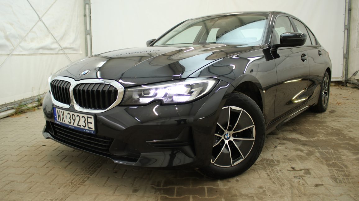 BMW 318i Advantage aut WX3923E w abonamencie dla firm