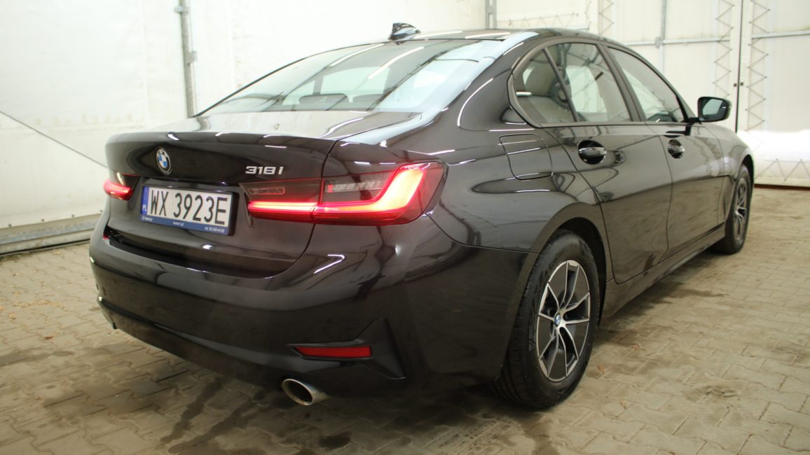 BMW 318i Advantage aut WX3923E w abonamencie