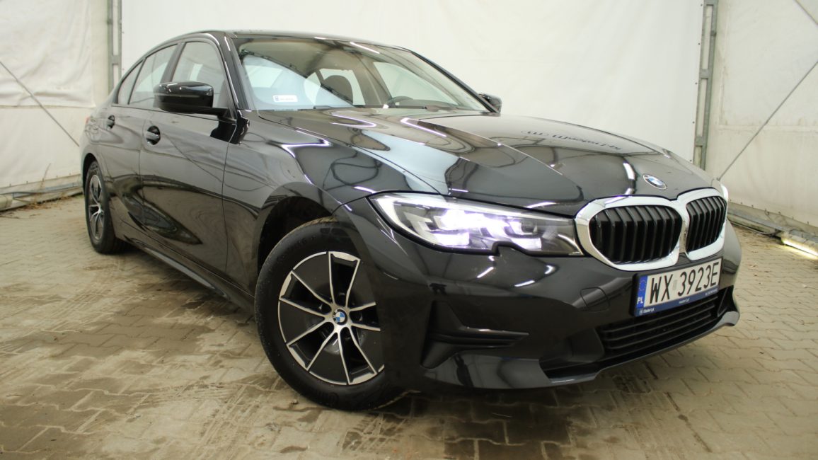 BMW 318i Advantage aut WX3923E w abonamencie