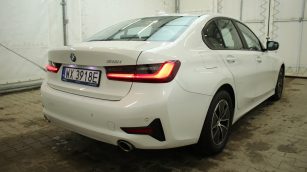 BMW 318i Advantage aut WX3918E w leasingu dla firm