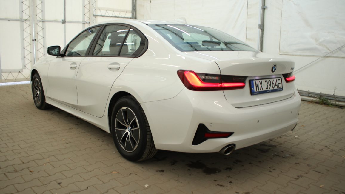 BMW 318i Advantage aut WX3964E w abonamencie