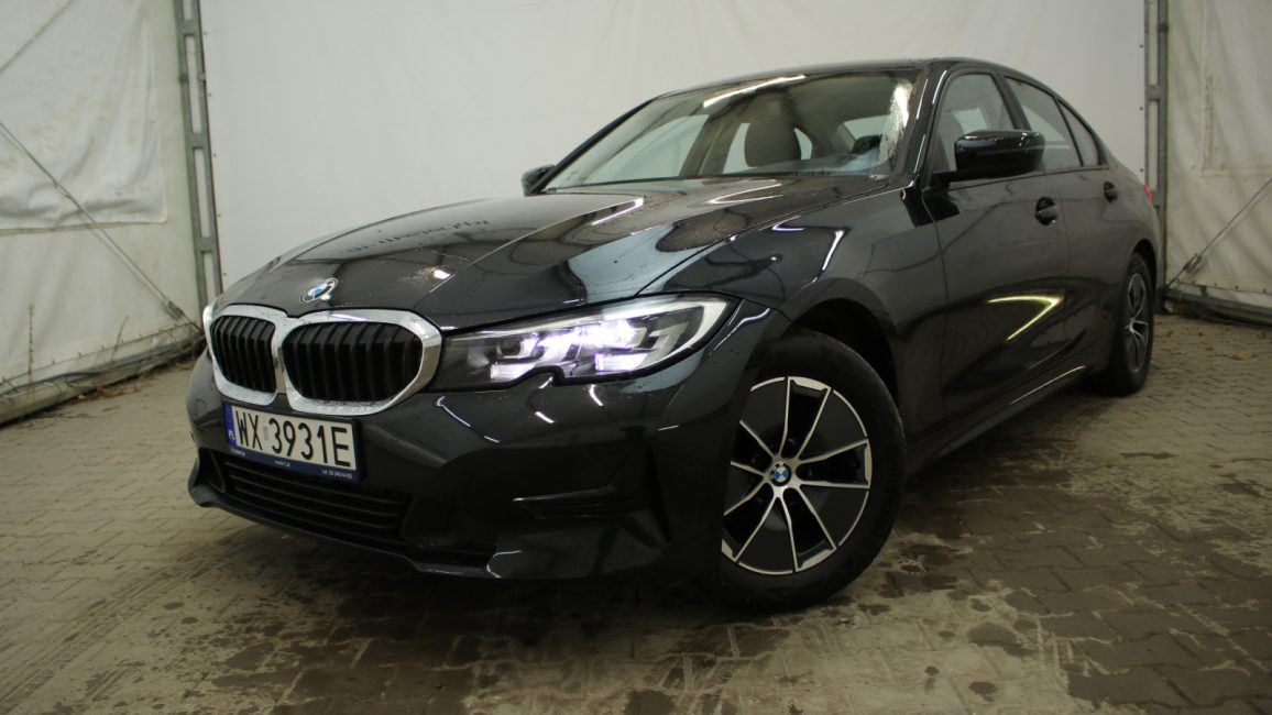 BMW 318i Advantage aut WX3931E w zakupie za gotówkę