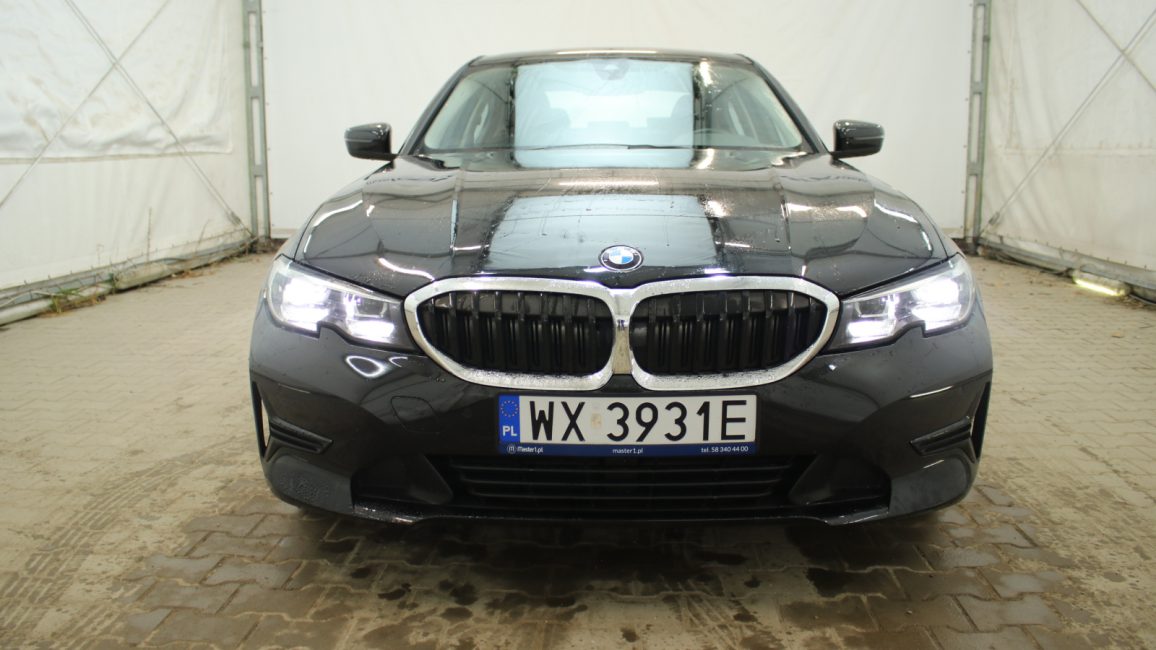 BMW 318i Advantage aut WX3931E w leasingu dla firm