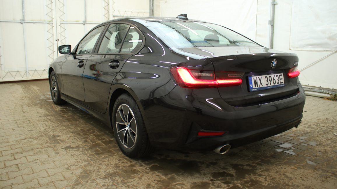 BMW 318i Advantage aut WX3963E w abonamencie