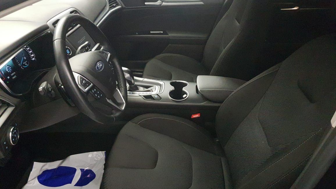 Ford Mondeo 2.0 TDCi Titanium PowerShift WD7424H w leasingu dla firm