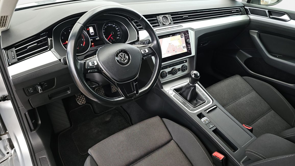 Volkswagen Passat 1.5 TSI EVO Comfortline KK77723 w abonamencie