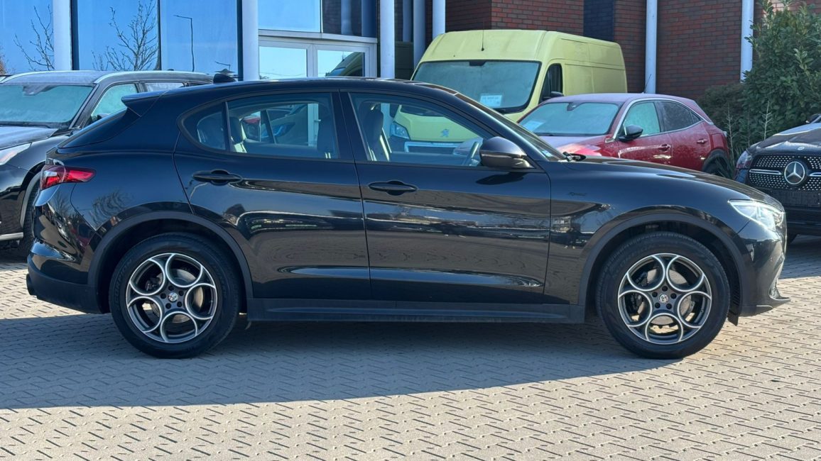 Alfa Romeo Stelvio 2.0 Turbo Sprint Q4 aut DW4RK82 w leasingu dla firm