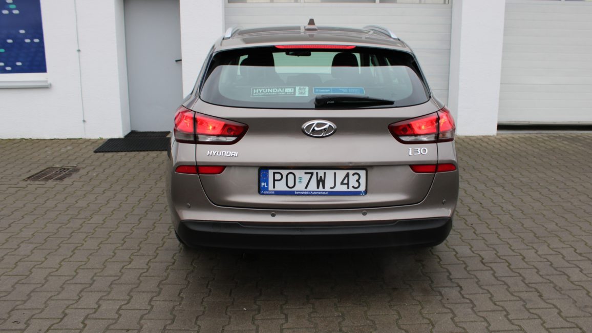 Hyundai i30 1.5 DPI Classic + PO7WJ43 w leasingu dla firm