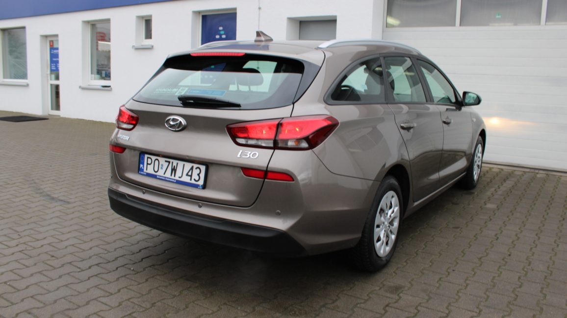 Hyundai i30 1.5 DPI Classic + PO7WJ43 w leasingu dla firm