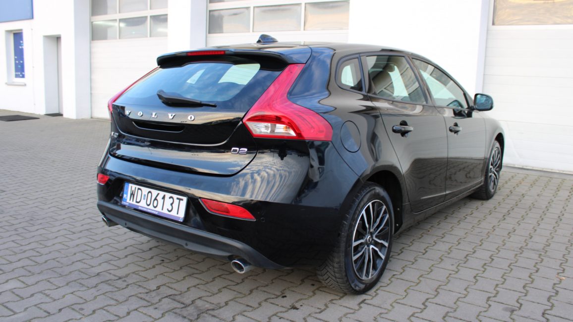 Volvo V40 D2 Drive-E SCR Momentum WD0613T w leasingu dla firm