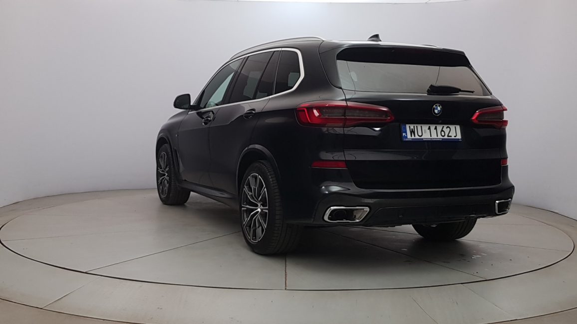 BMW X5 xDrive30d sport-aut WU1162J w leasingu dla firm