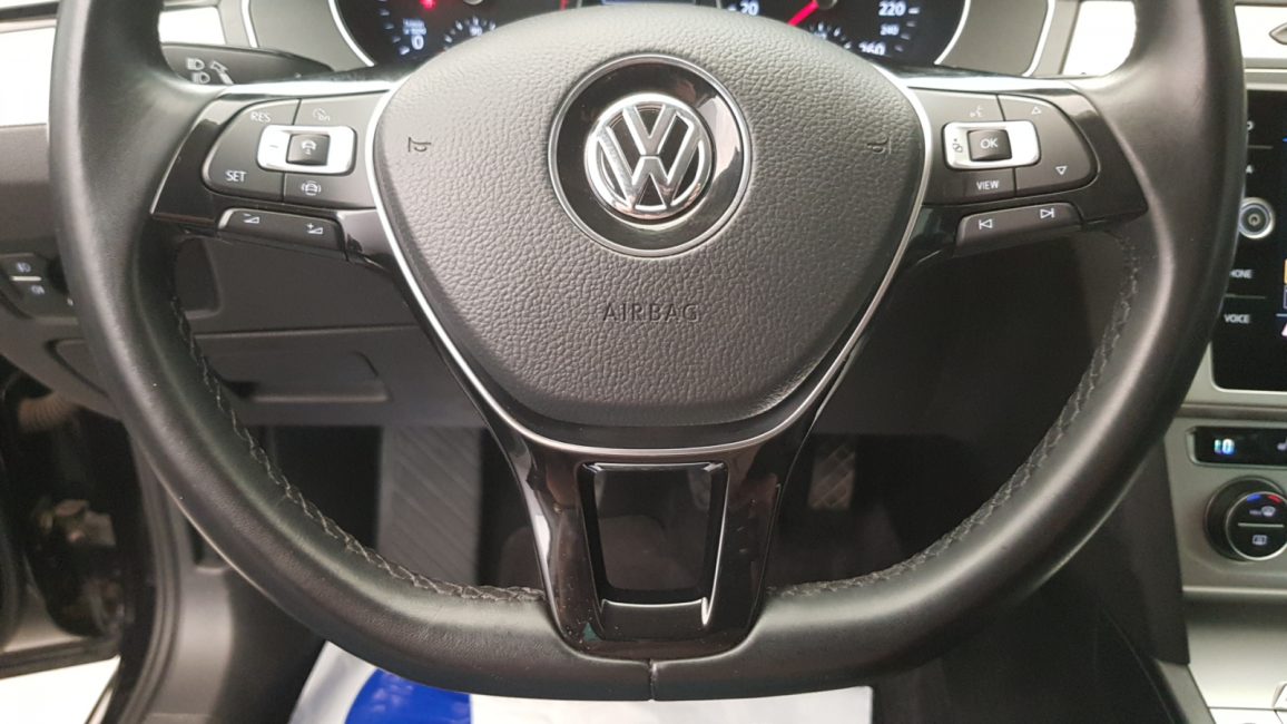 Volkswagen Passat 2.0 TDI SCR Comfortline WD1190M w zakupie za gotówkę