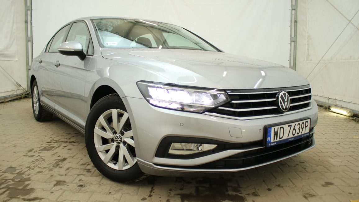 Volkswagen Passat 1.5 TSI EVO Essence DSG WD7639P w abonamencie