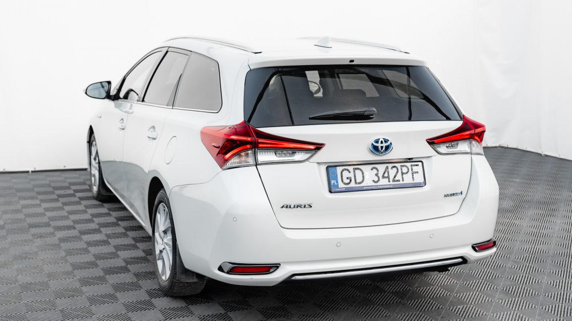 Toyota Auris Hybrid 135 Prestige GD342PF w zakupie za gotówkę