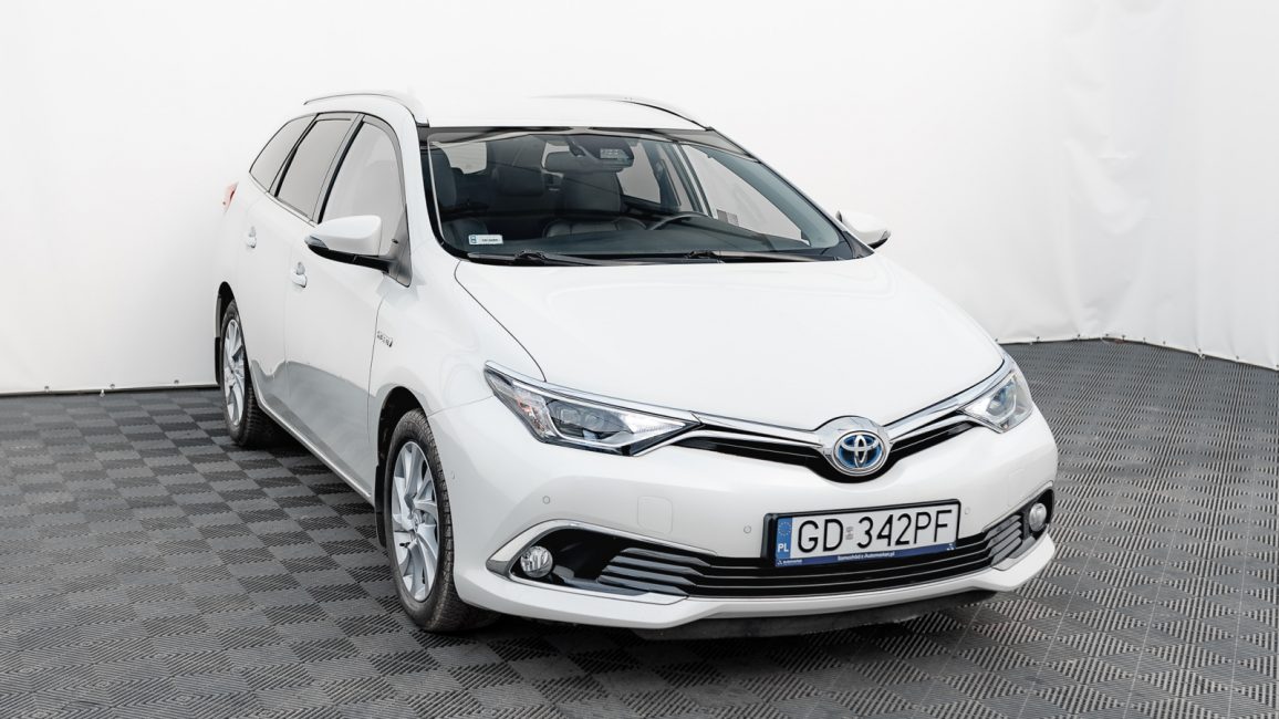 Toyota Auris Hybrid 135 Prestige GD342PF w zakupie za gotówkę