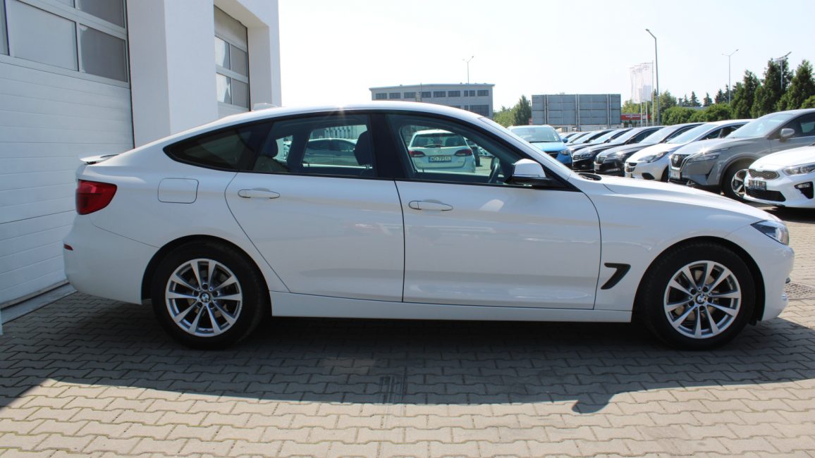 BMW 320d xDrive Advantage aut ZS588NE w zakupie za gotówkę