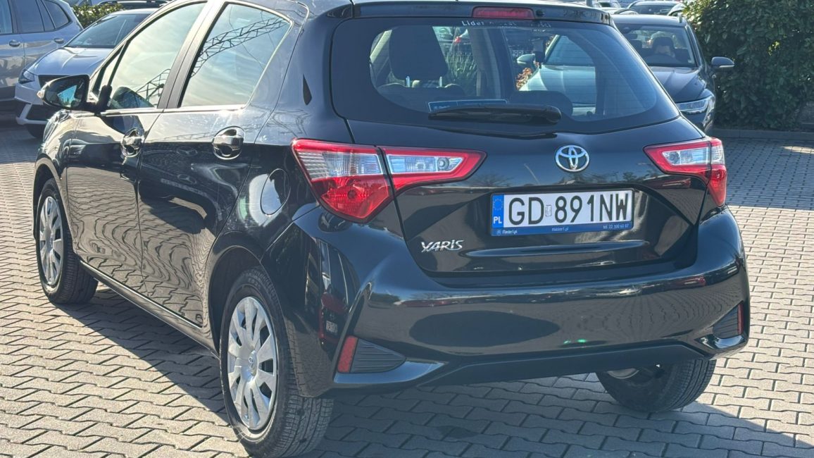 Toyota Yaris 1.0 Active GD891NW w leasingu dla firm