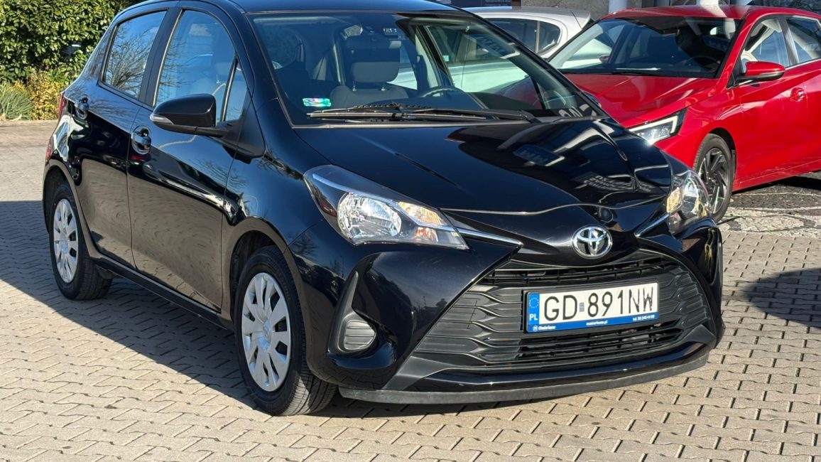 Toyota Yaris 1.0 Active GD891NW w leasingu dla firm